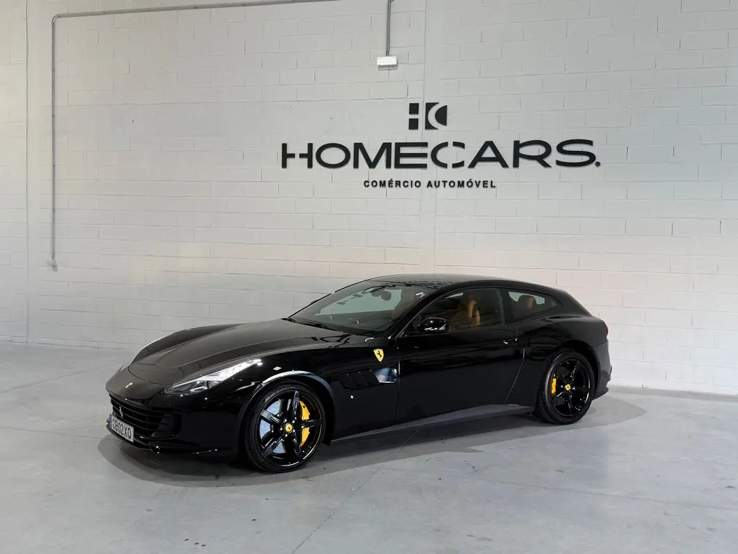 Ferrari GTC4 Lusso 15