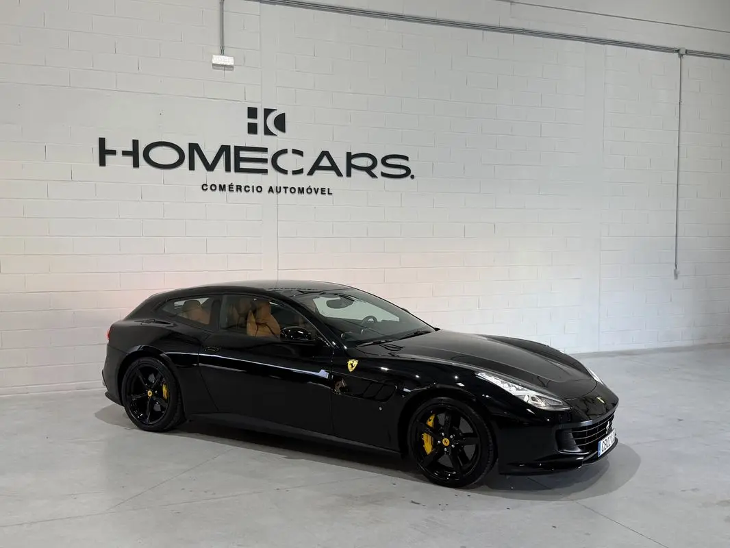 Ferrari GTC4 Lusso 23