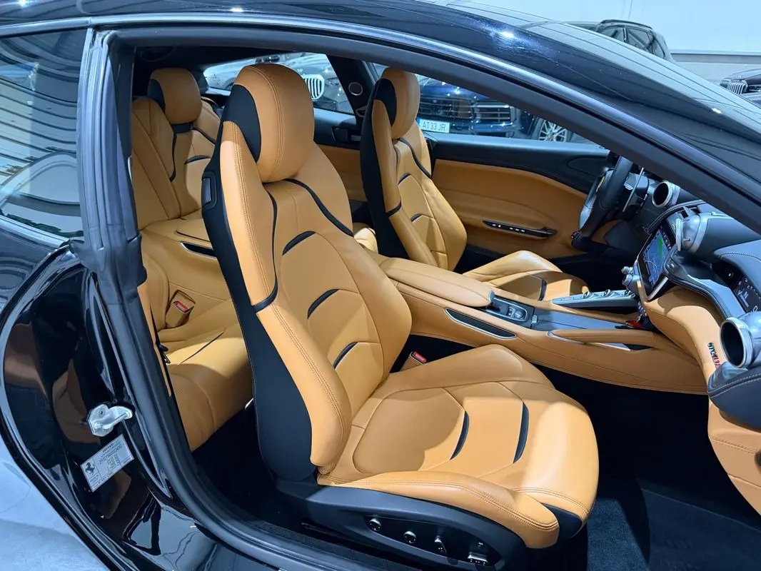 Ferrari GTC4 Lusso 33