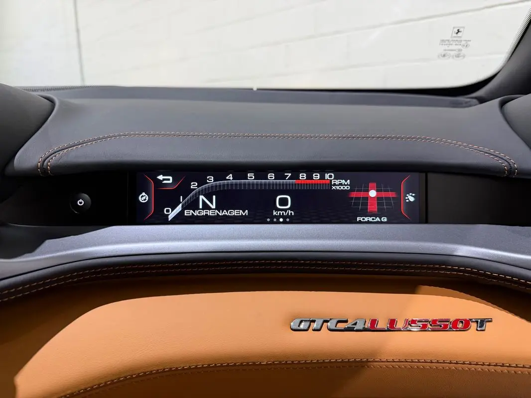 Ferrari GTC4 Lusso 36