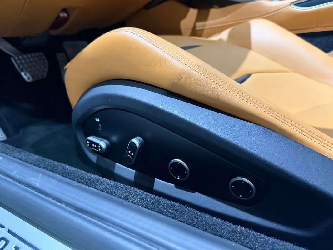 Ferrari GTC4 Lusso 47