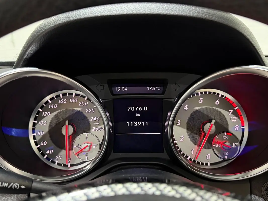 Mercedes-Benz SLK 200 (BlueEFFICIENCY) 25