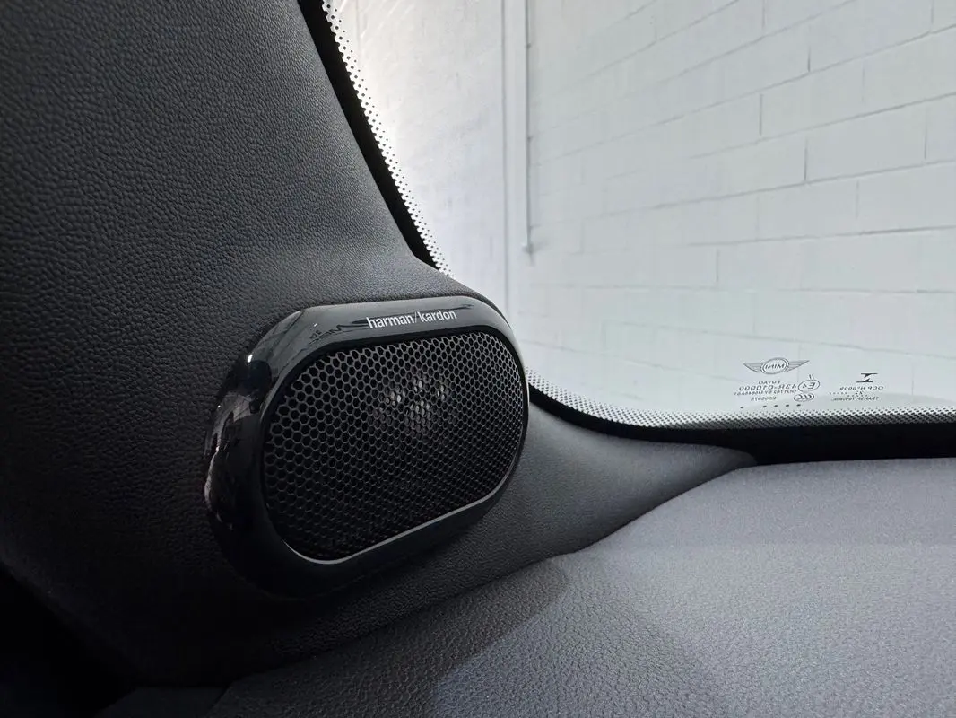 MINI Cabrio John Cooper Works 34