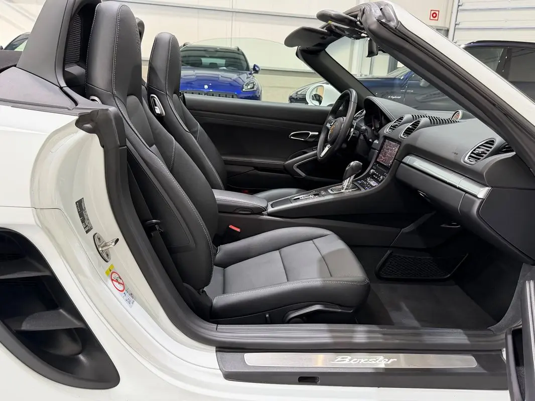 Porsche 718 Boxster Style Edition PDK 37