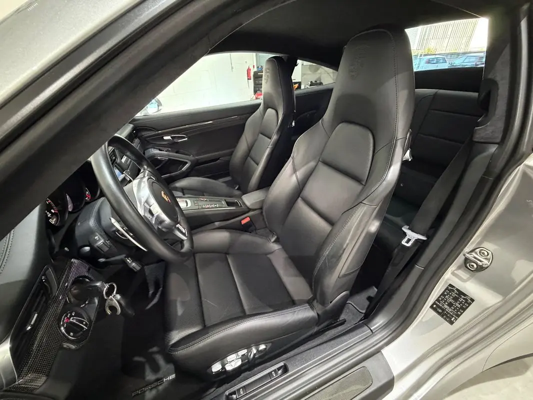 Porsche 911 (991) Turbo S 6