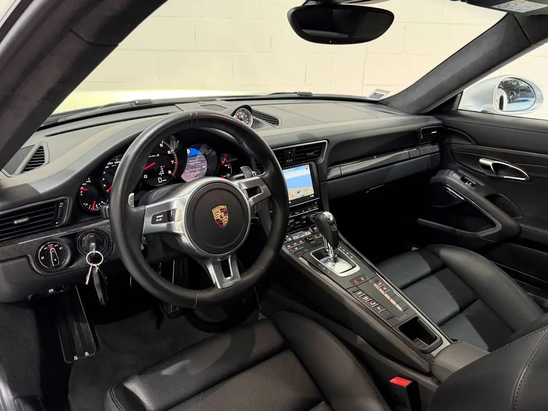 Porsche 911 (991) Turbo S 5