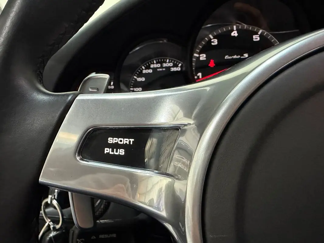 Porsche 911 (991) Turbo S 29