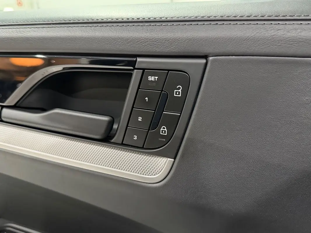 Porsche Cayenne E-Hybrid 24