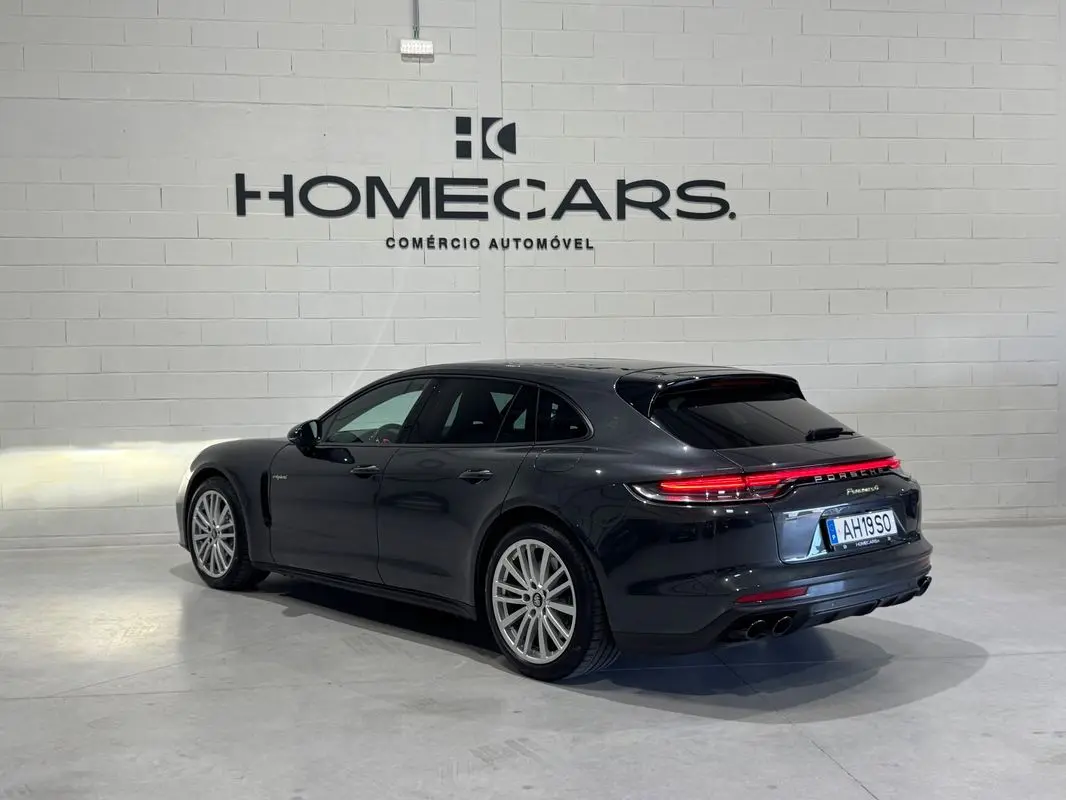 Porsche Panamera Sport Turismo 4 E-Hybrid 4
