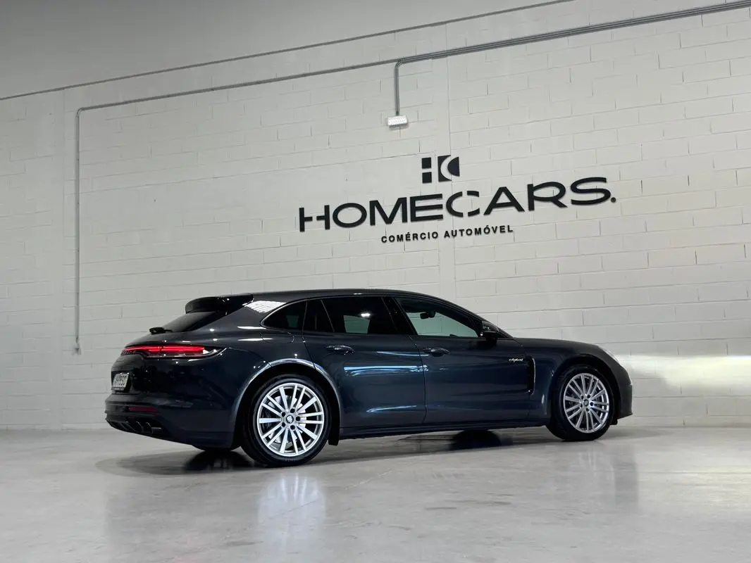 Porsche Panamera Sport Turismo 4 E-Hybrid 18