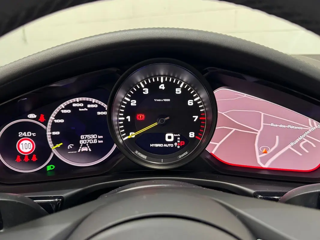 Porsche Panamera Sport Turismo 4 E-Hybrid 31