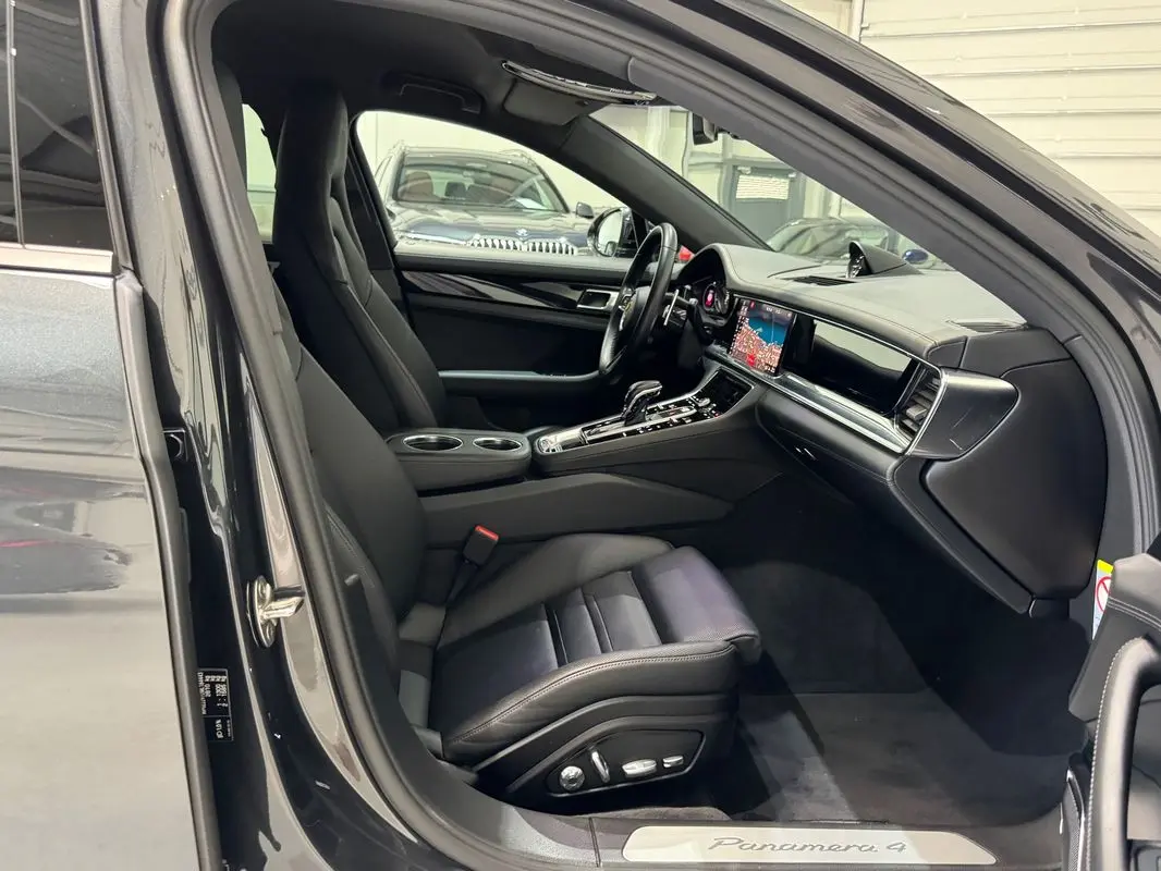 Porsche Panamera Sport Turismo 4 E-Hybrid 42