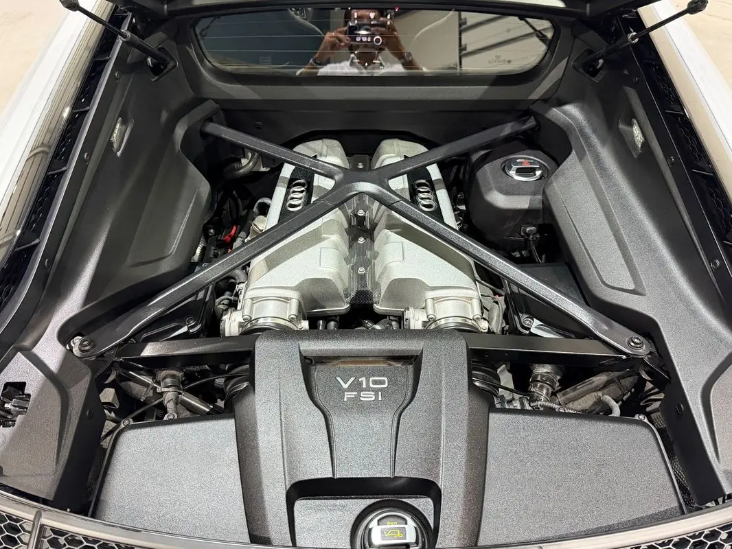 Audi R8 Coupé 5.2 FSI V10 Plus S tronic 17