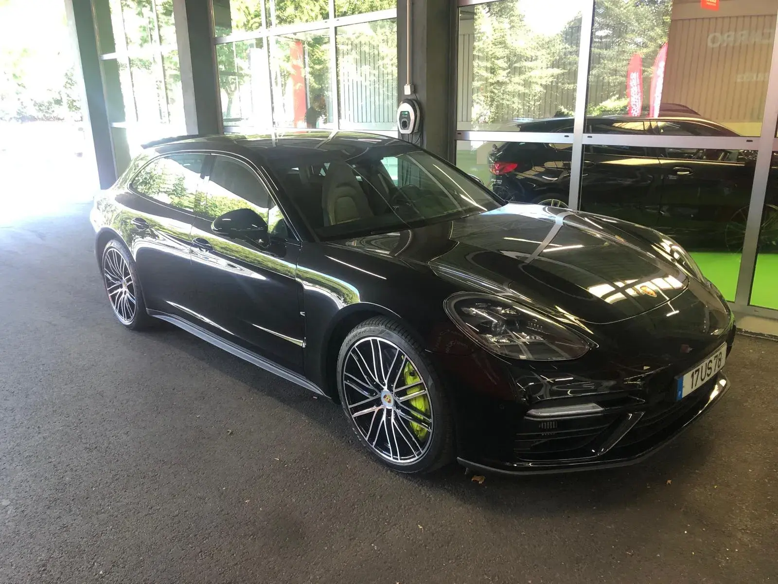 Porsche Panamera Sport Turismo Turbo S E-Hybrid 1