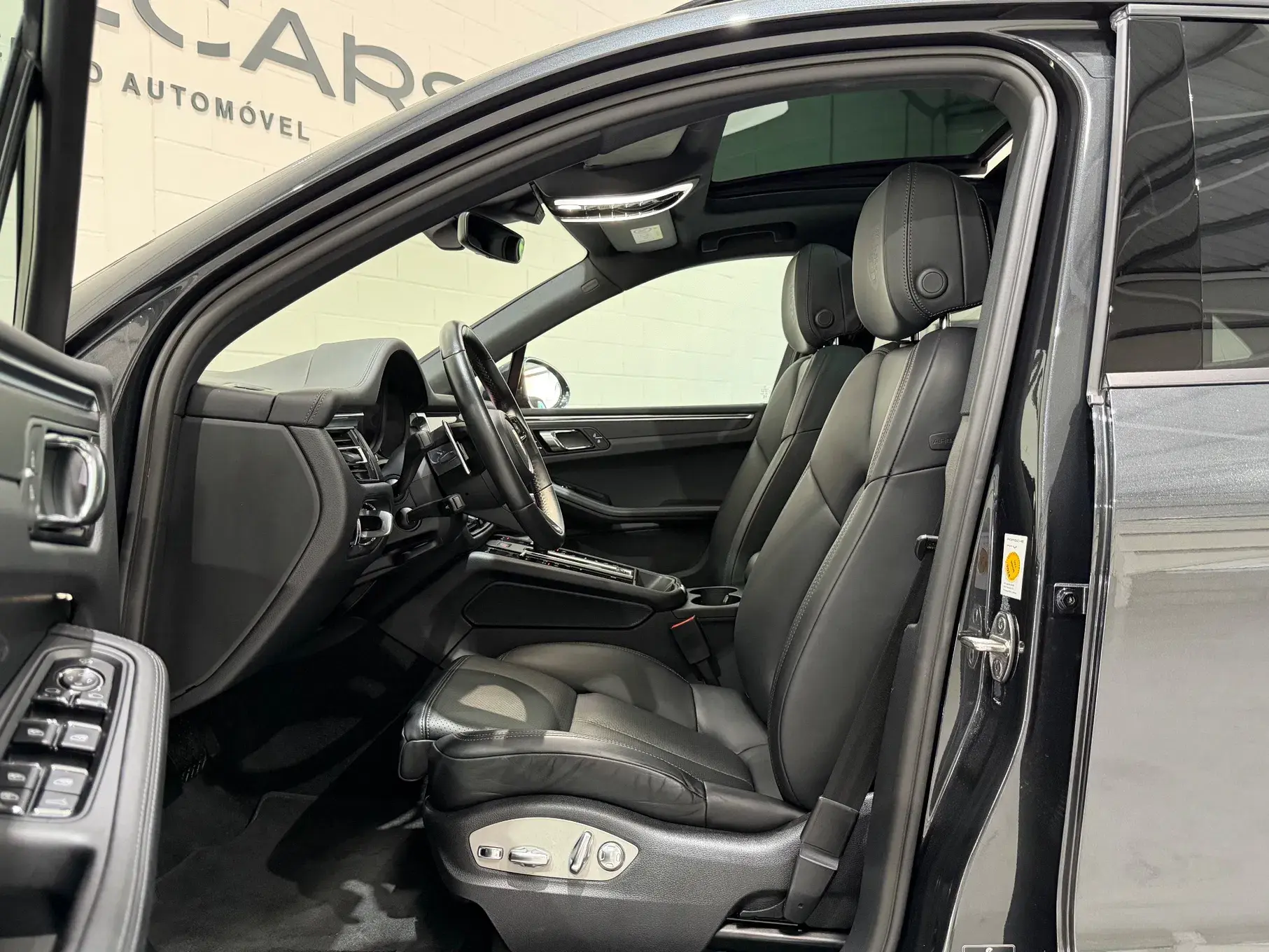 Porsche Macan PDK 19