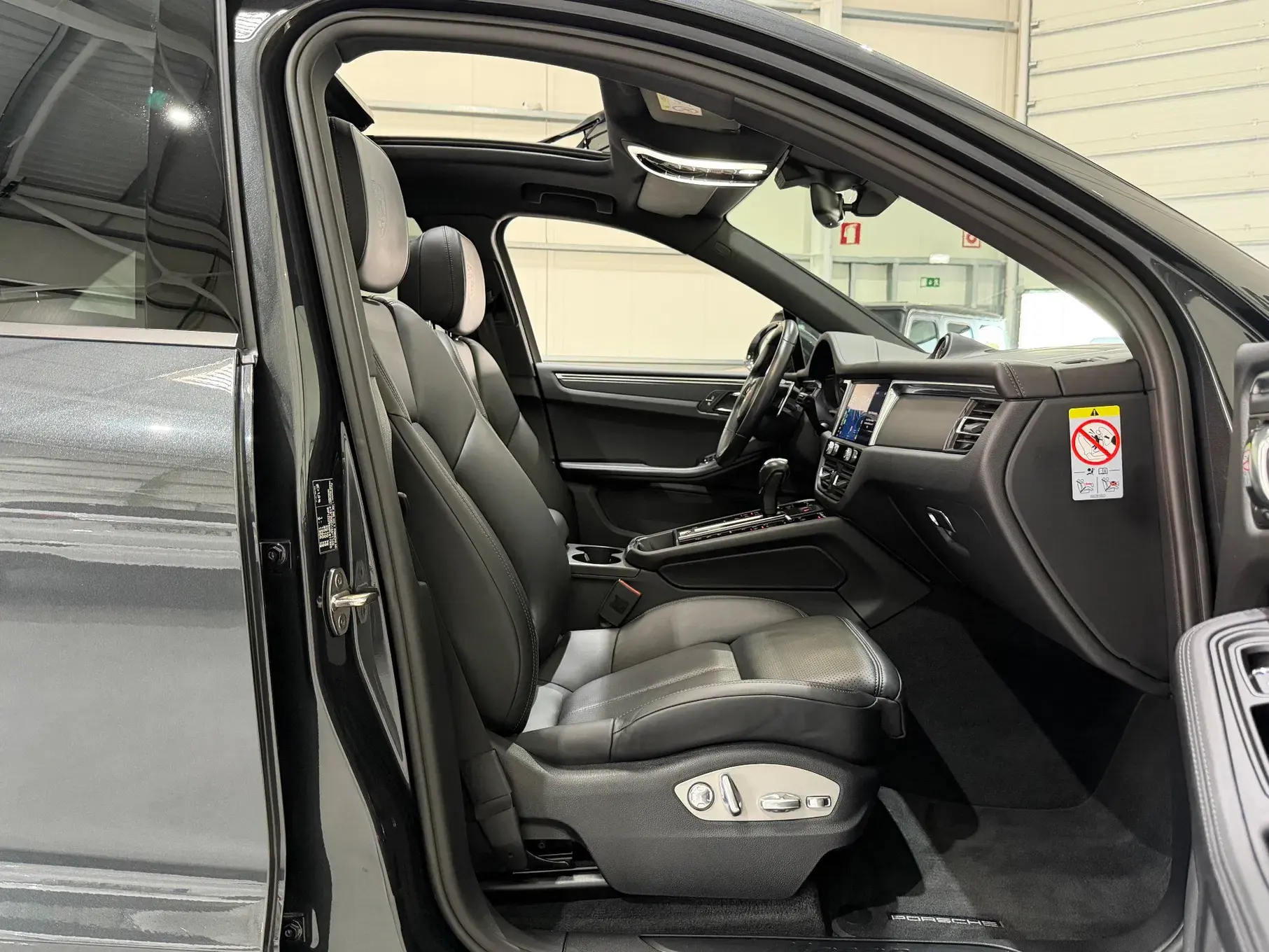 Porsche Macan PDK 37