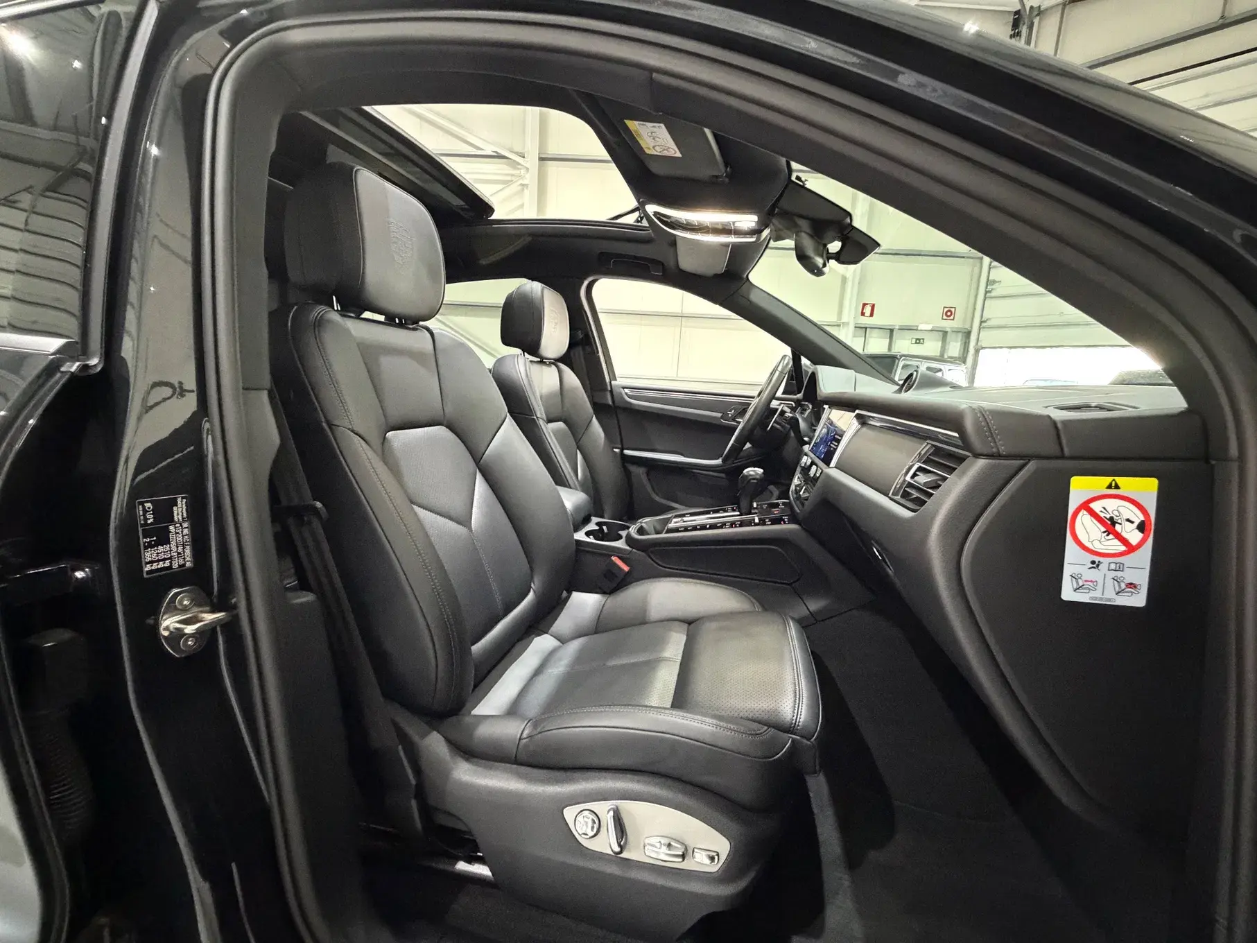 Porsche Macan PDK 38