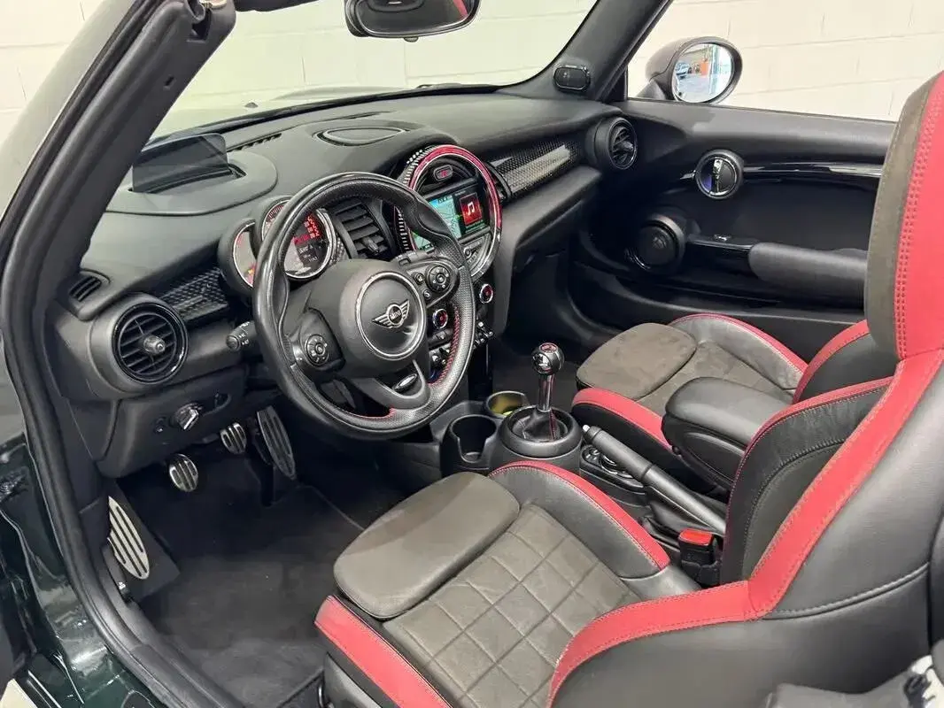 MINI Cabrio John Cooper Works 18