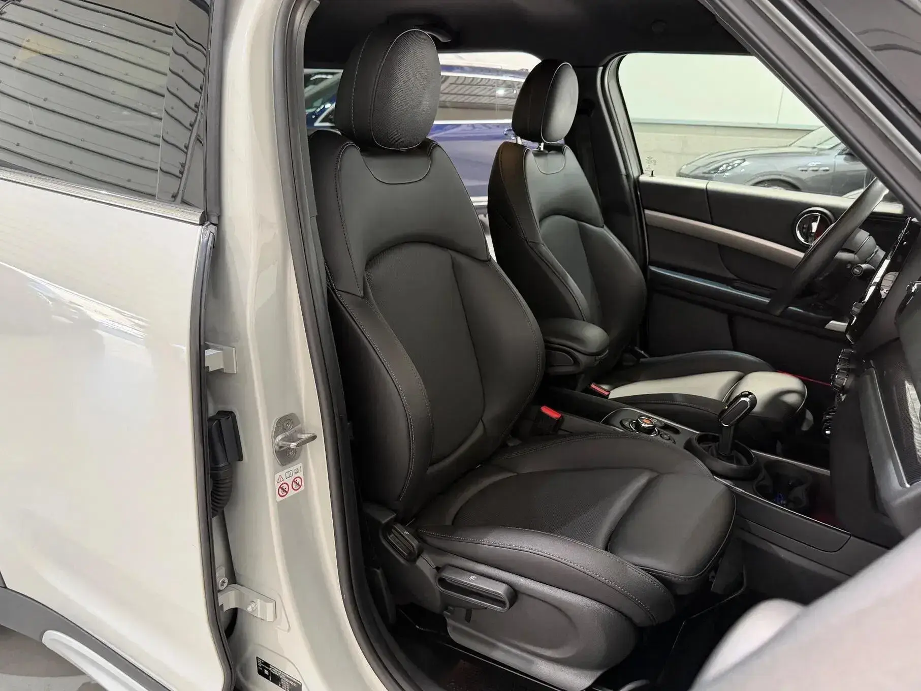 MINI Countryman Cooper D Yours Auto 29