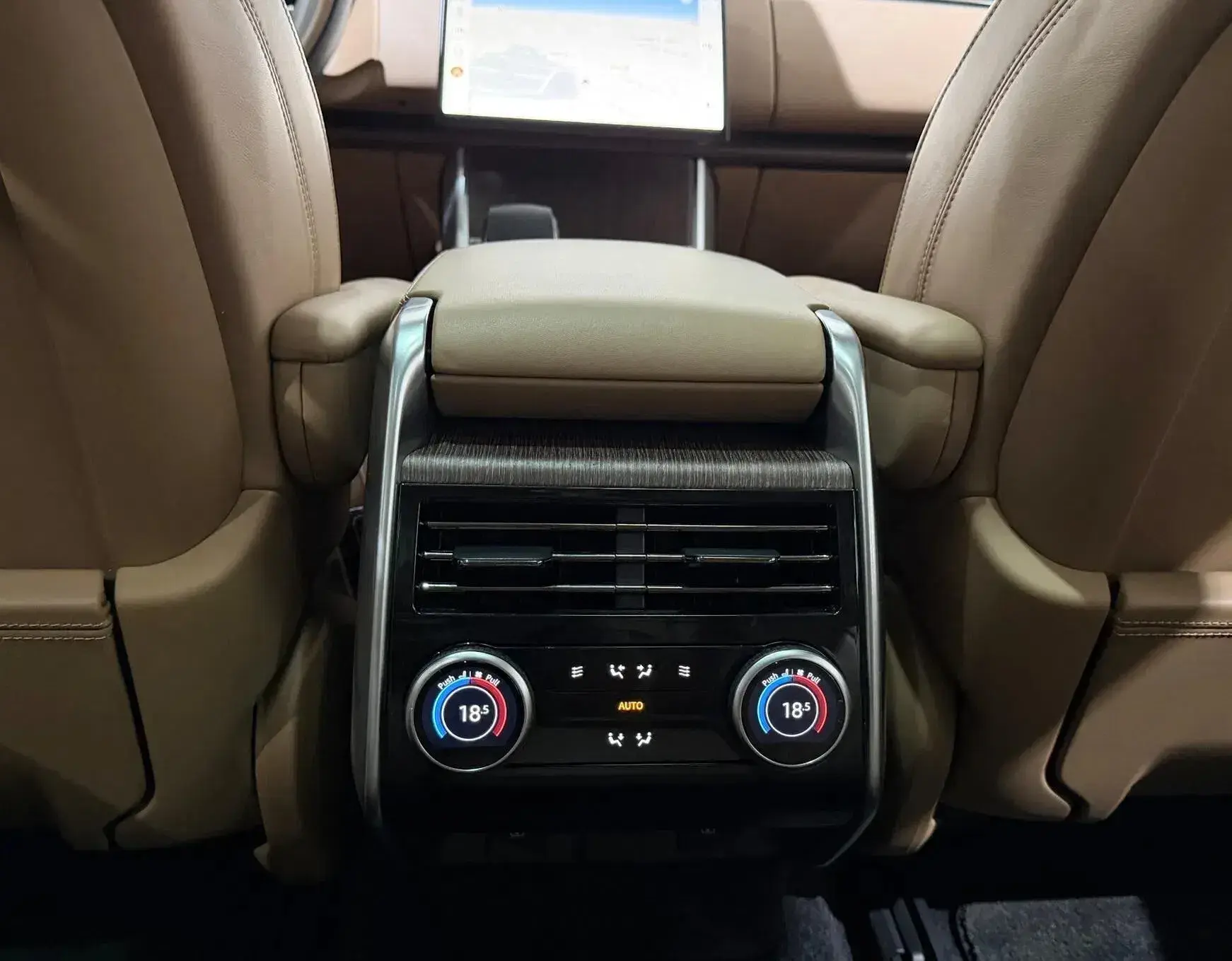 Land Rover Range Rover 3.0 P550e Autobiography 24
