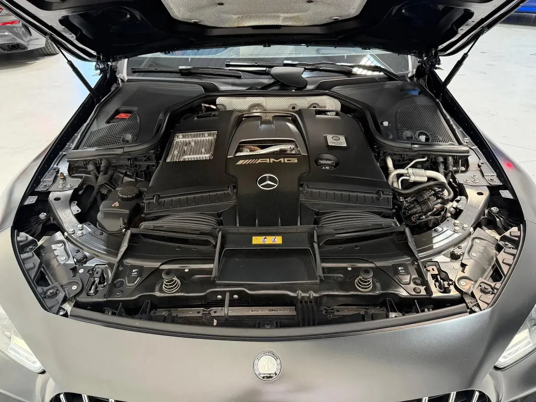 Mercedes-Benz AMG GT 63 S 4Matic+ 33