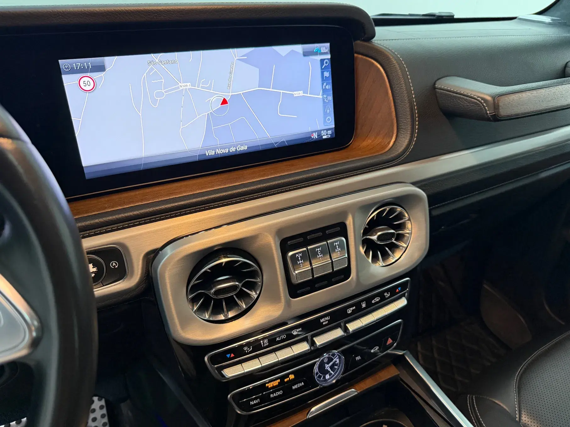 Mercedes-Benz G 500 AMG LINE 28