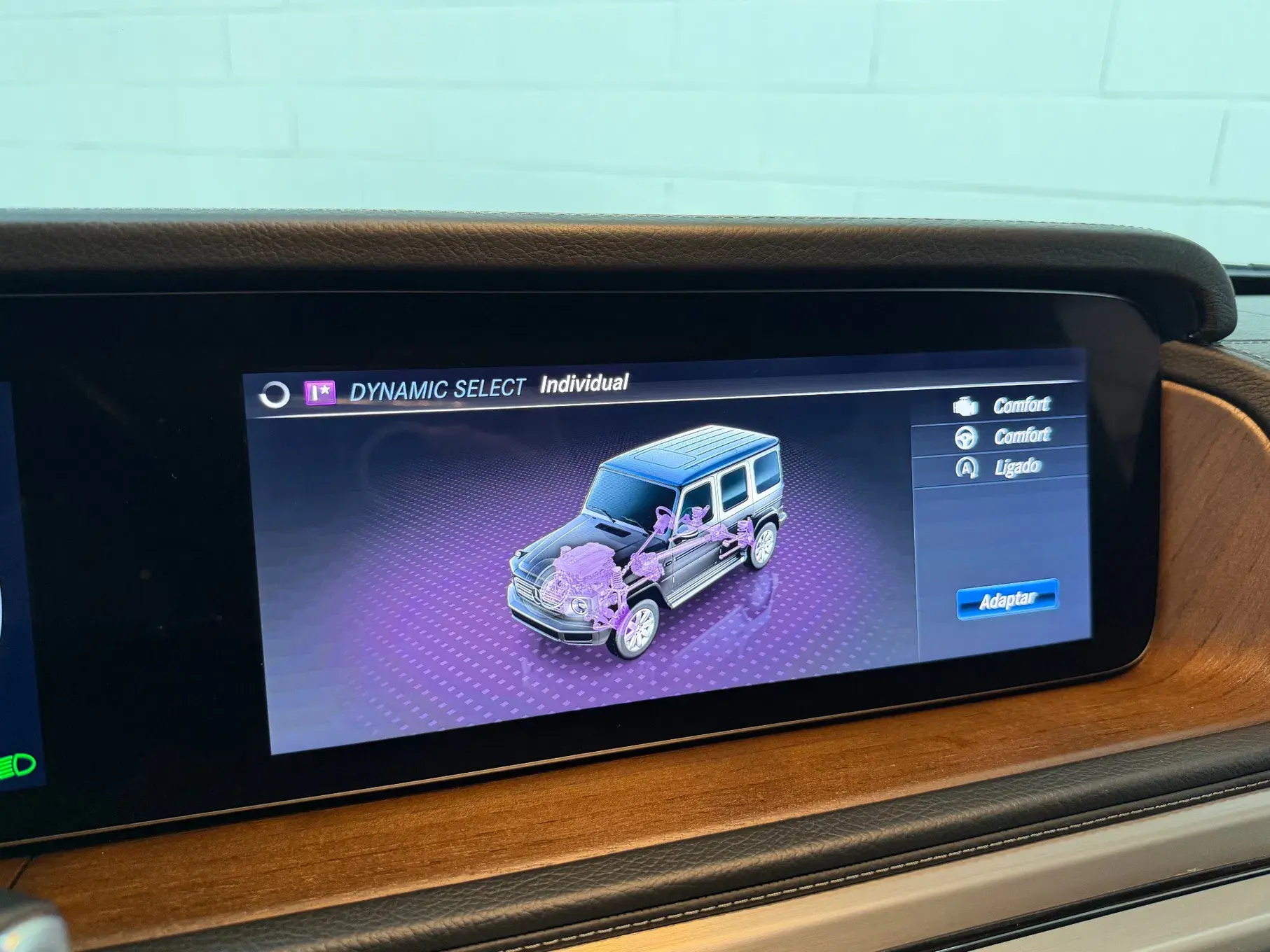 Mercedes-Benz G 500 AMG LINE 32