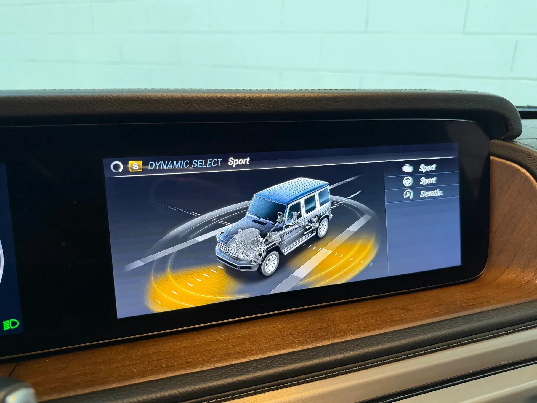 Mercedes-Benz G 500 AMG LINE 31