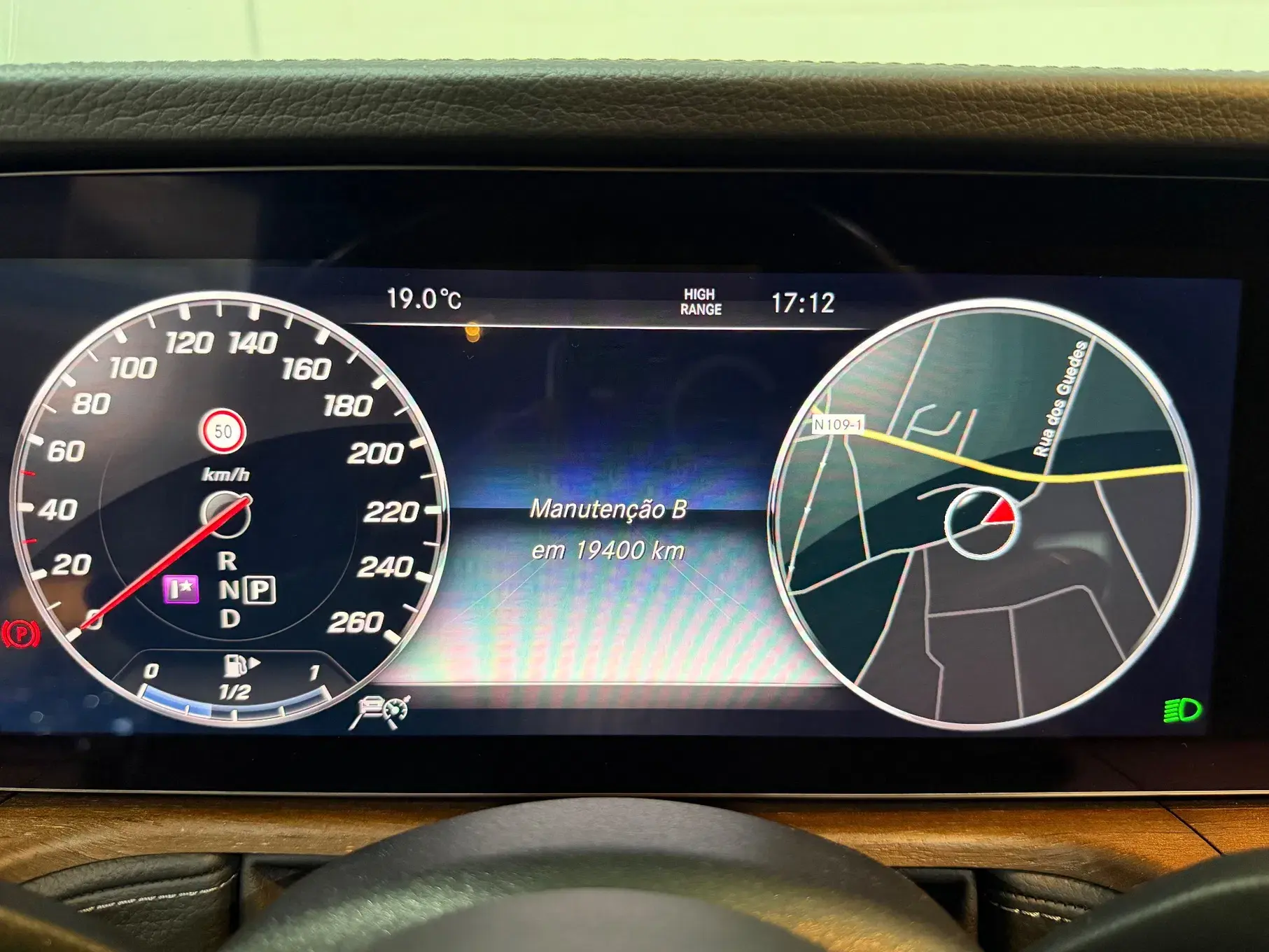 Mercedes-Benz G 500 AMG LINE 33