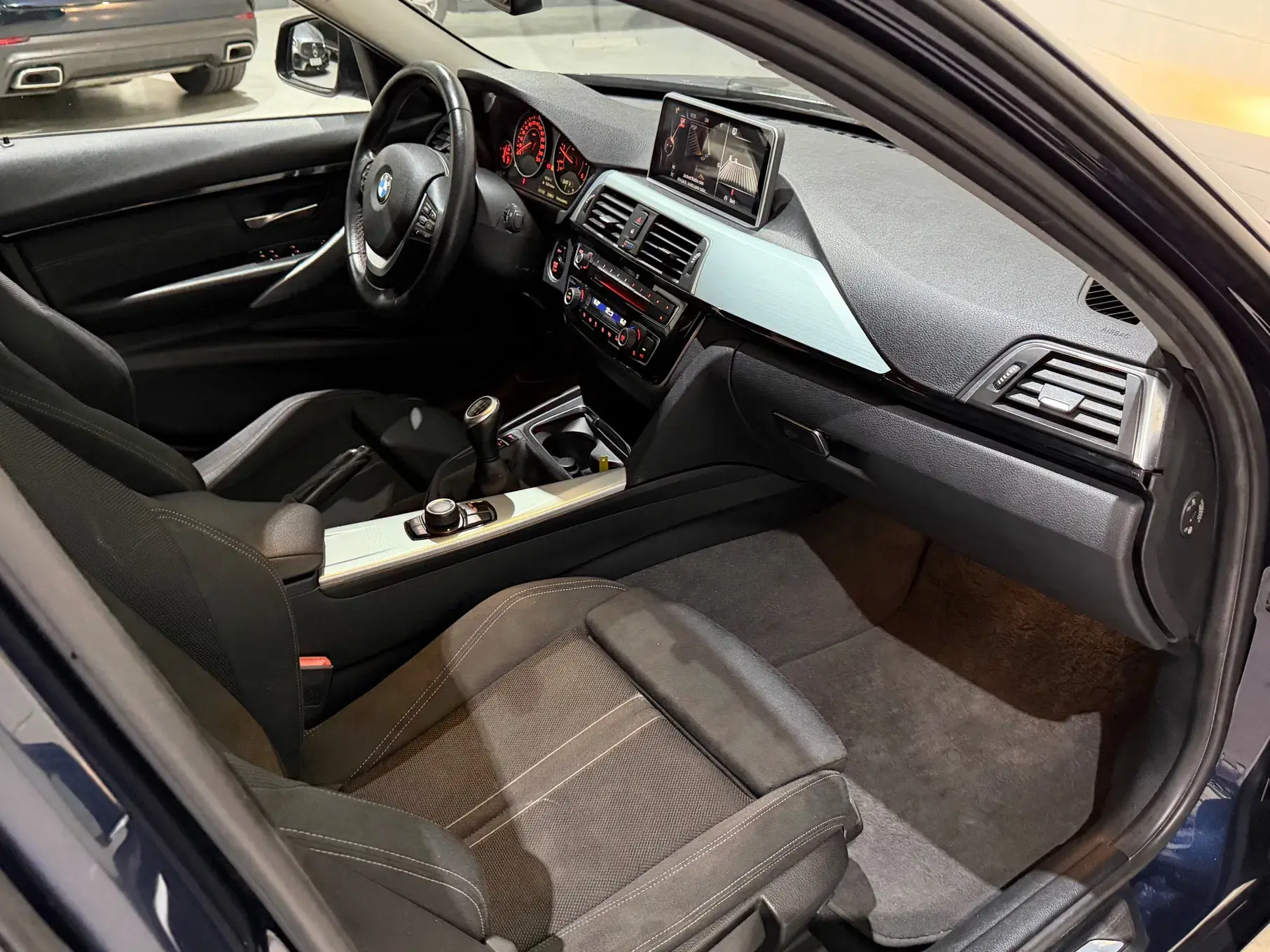 BMW 318 d Line Sport 15