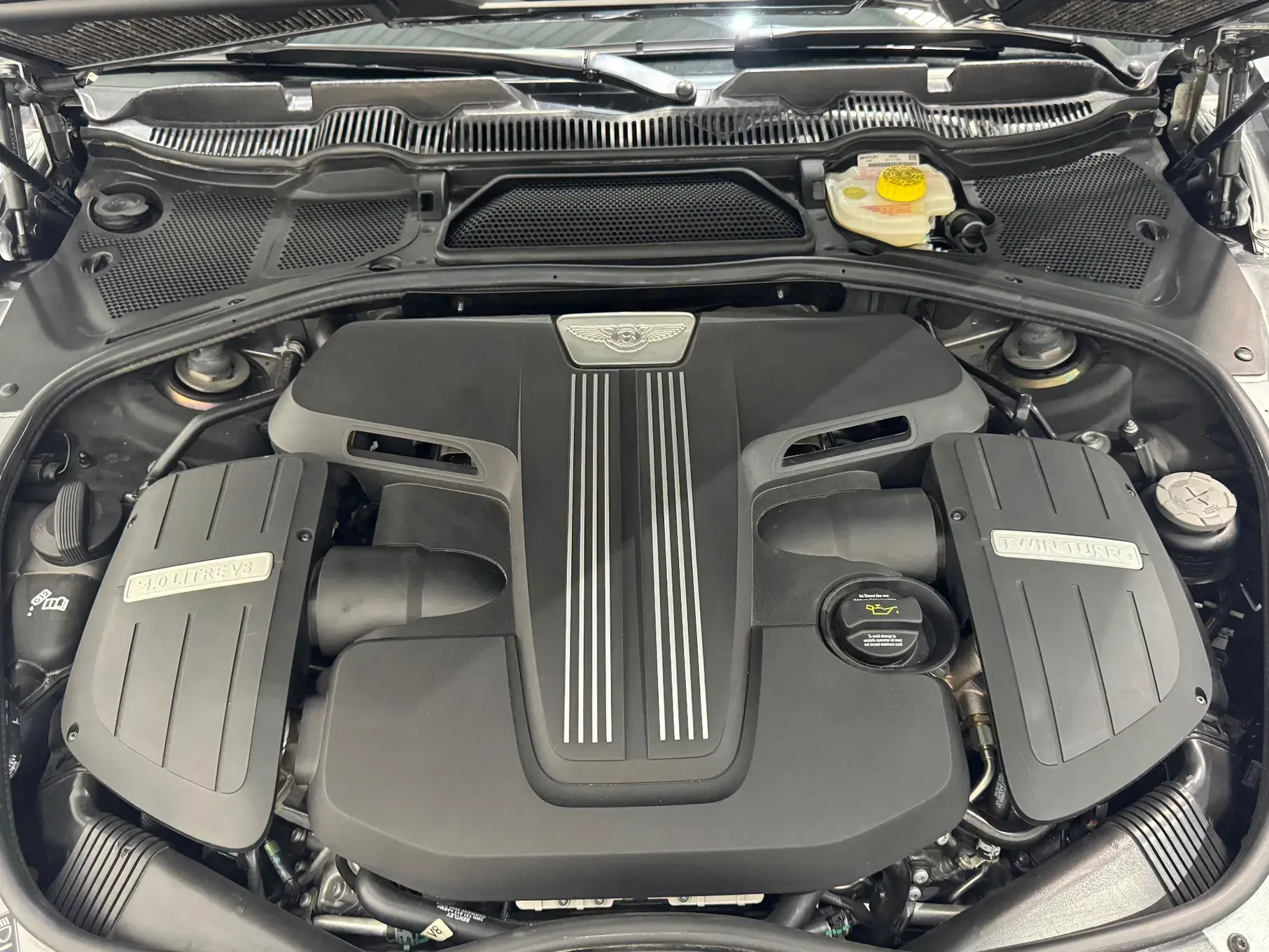 Bentley Continental Cabrio GT V8 Convertible 26
