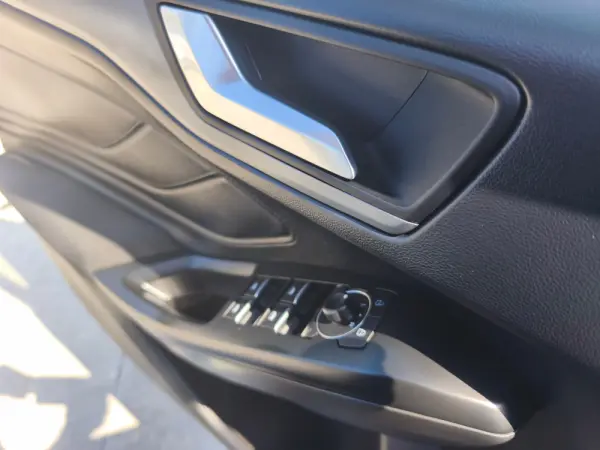 Ford Focus SW 1.5 EcoBlue S&S Aut. COOL&CONNECT DESIGN 6