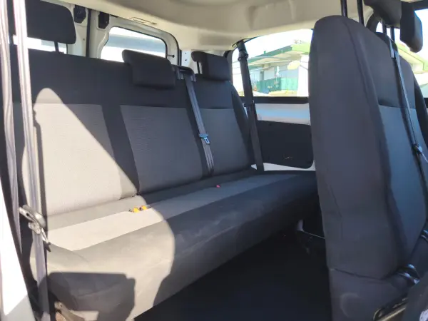 Opel Vivaro L2H2 9 LUGARES 11