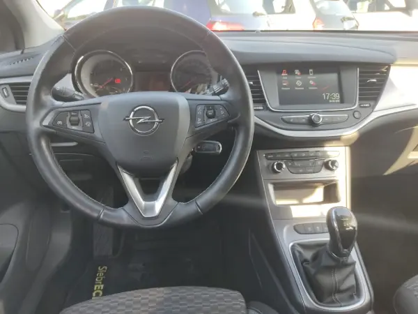 Opel Astra Sports Tourer 1.5 D Business 6