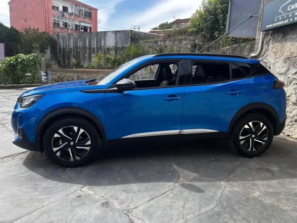 Peugeot 2008 1.2 PureTech Allure Pack 7