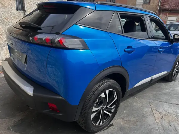 Peugeot 2008 1.2 PureTech Allure Pack 8