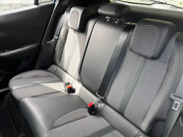 Peugeot 2008 1.2 PureTech Allure Pack 13