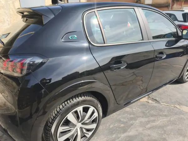Peugeot e-208 50 kWh Active Pack 4