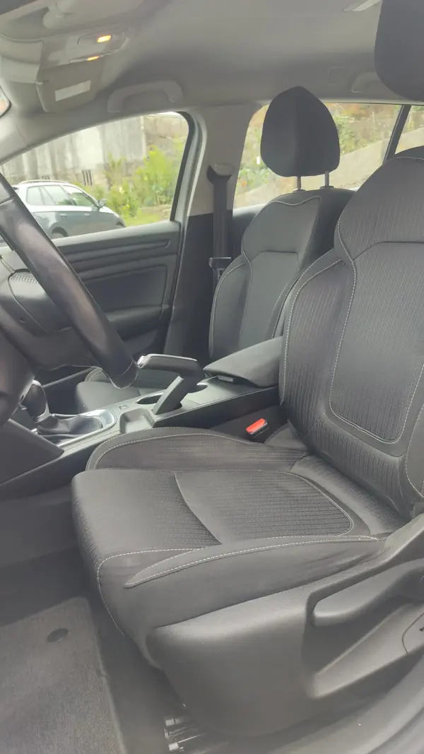 Renault Mégane Sport Tourer 1.5 Blue dCi Limited EDC 10