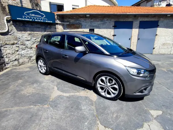 Renault Scénic Hybrid intense 4