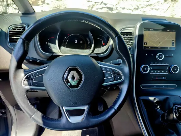 Renault Scénic Hybrid intense 22