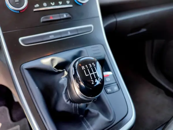 Renault Scénic Hybrid intense 30