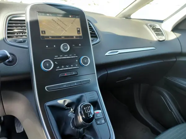 Renault Scénic Hybrid intense 32