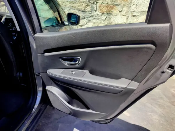 Renault Scénic Hybrid intense 38