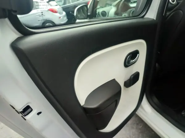 Renault Twingo SCe 75 LIMITED 39