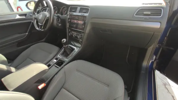 Volkswagen Golf 1.0 TSI Stream 28