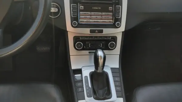 Volkswagen Passat Variant 2.0 TDi Highine DSG 32