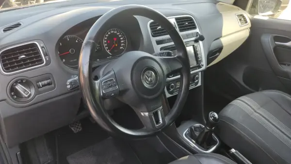 Volkswagen Polo 1.6 TDi Match BlueMotion 23