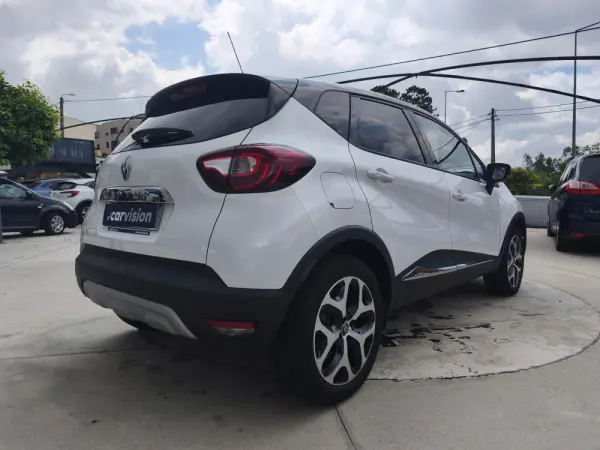 Renault Captur 1.0 TCe Exclusive 3
