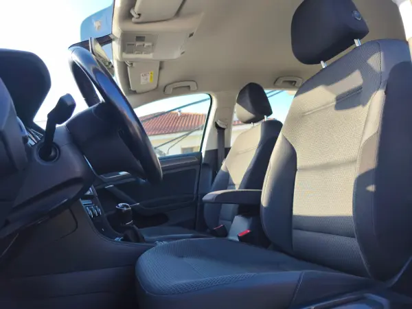 Volkswagen Golf 1.0 TSI Stream 8